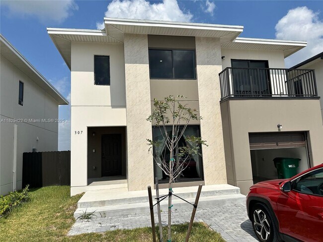Building Photo - 307 NW 13th Pl