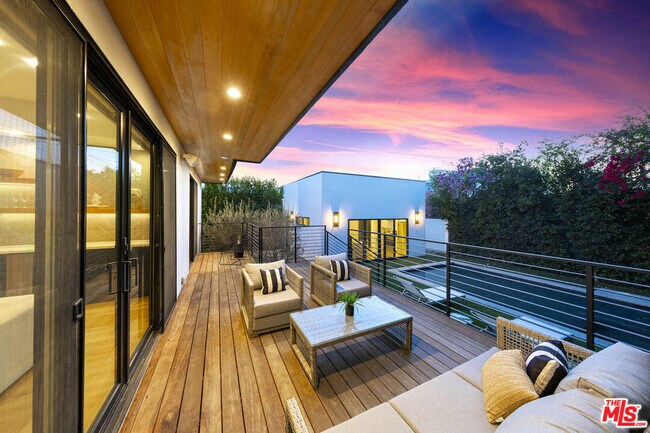 Building Photo - 123 S Kilkea Dr