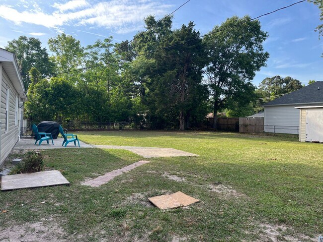 Building Photo - Updated Home in Great Location
