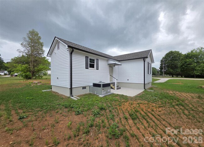Building Photo - 6400 Bringle Ferry Rd
