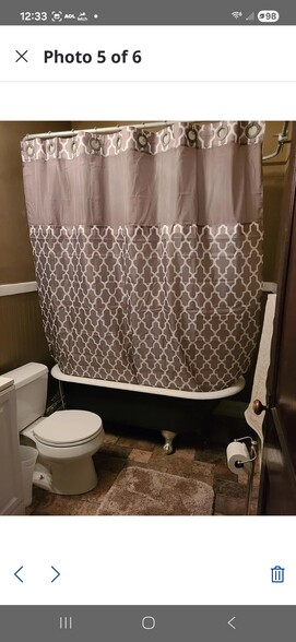 Building Photo - 1321 W 110th St