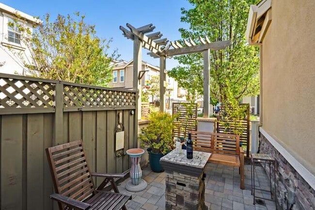 Building Photo - 217 Southpark Ct