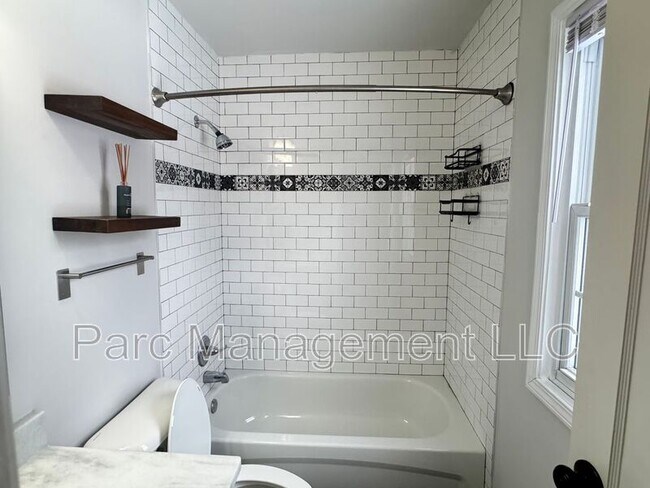 Building Photo - 3565 Phillips Ave