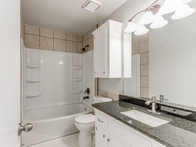 Building Photo - 509 Bluegrass Ln