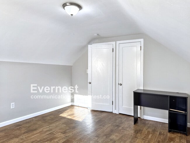 Building Photo - 3216 Elderwood Dr