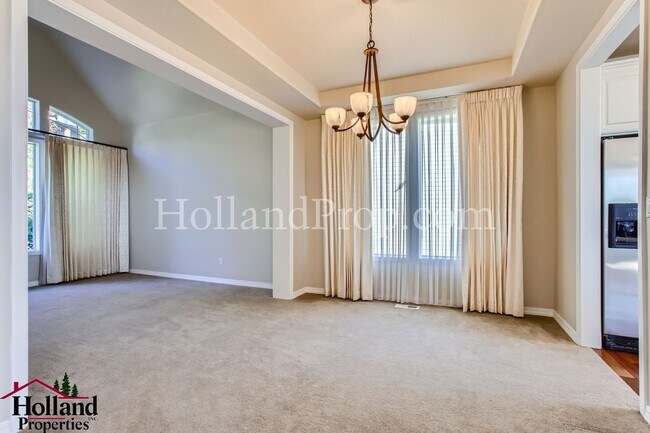 Building Photo - Beautiful 5-Bedroom Retreat with AC, Deck & Breathtaking Views