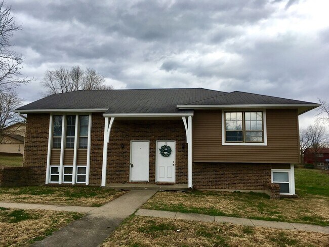 Building Photo - 1304 Essex Ct