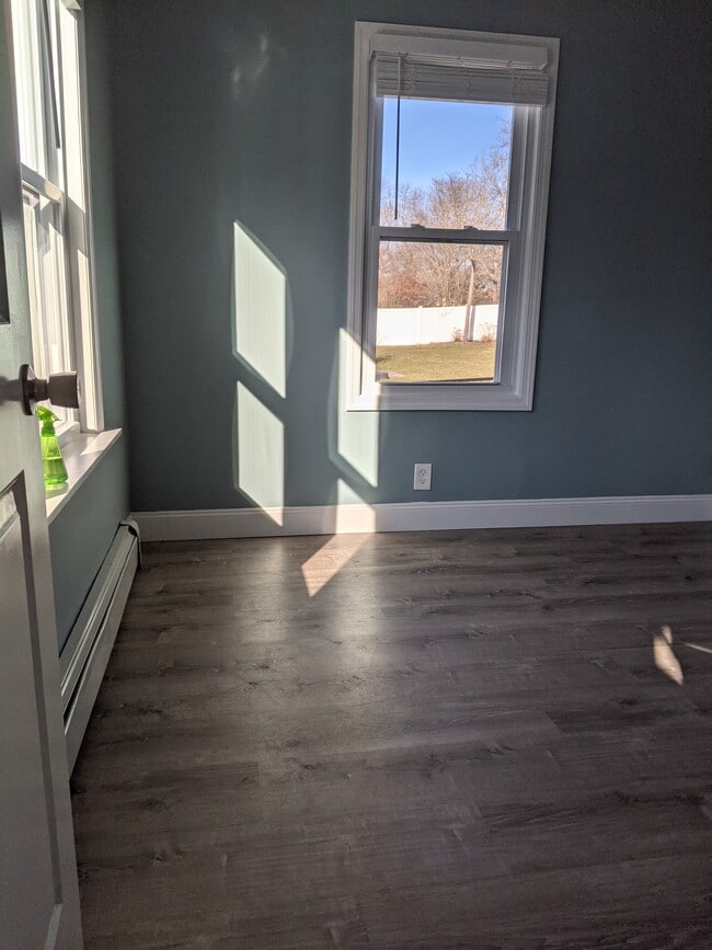 Building Photo - 15 Plandome Pl