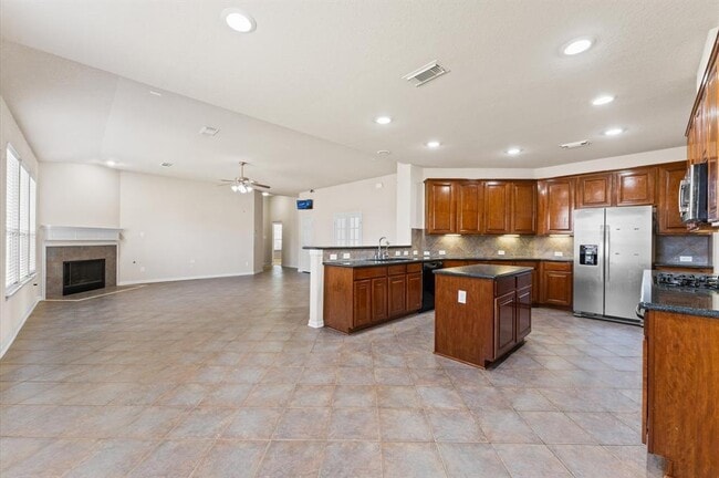 Building Photo - 7303 Enchanted Rock Ln