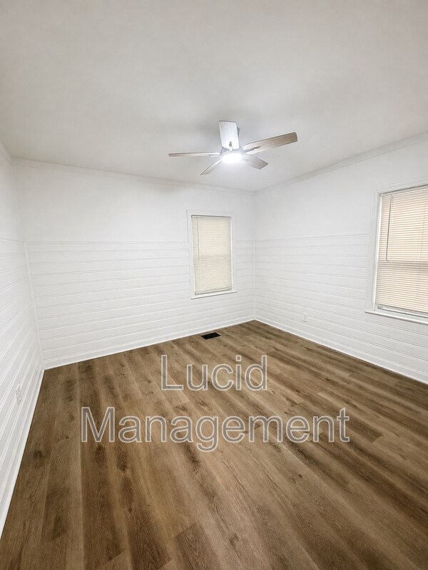 Building Photo - 1134 Lincoln Ave