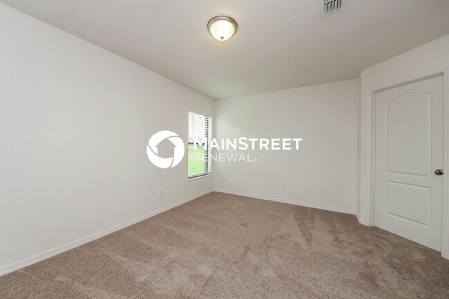 Building Photo - 4 Bedroom Pet-Friendly Home in Dundee, FL with Main Street Renewal