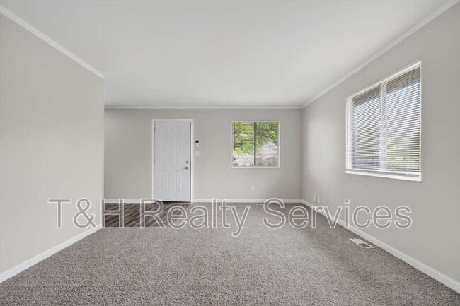 Building Photo - 1655 Walker Ave