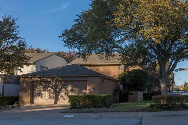 Primary Photo - 6461 Southpoint Dr