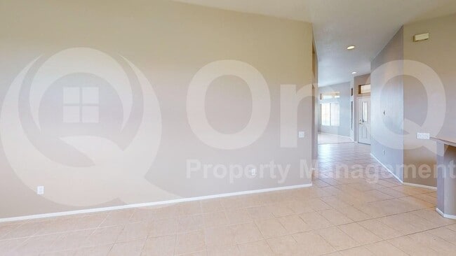 Building Photo - 13853 N Lobelia Way