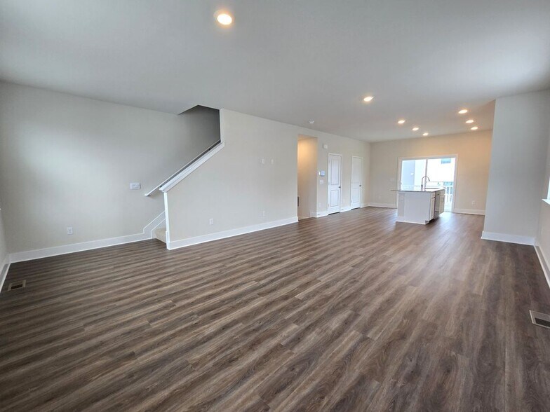Building Photo - 117 Lakota St