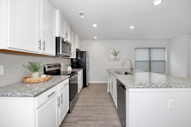 Building Photo - 3 Bedroom House in East Limestone