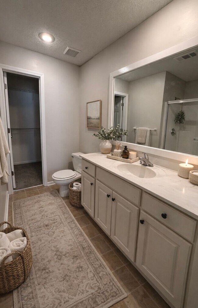 Building Photo - Low Maintenance Townhouse near Bluhawk in Blue Valley Schools