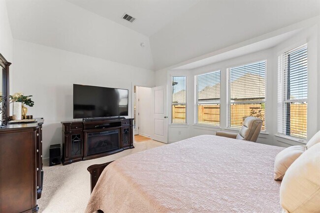 Building Photo - 15823 Bird of Paradise Dr