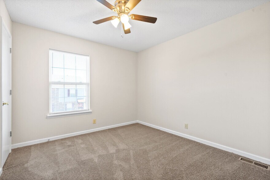 Building Photo - 2303 Raleigh Ct
