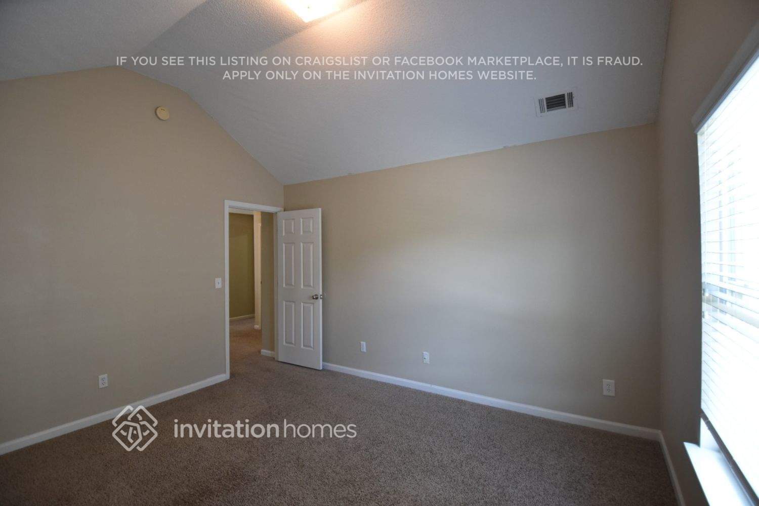 Building Photo - 3632 Rosebud Park Dr