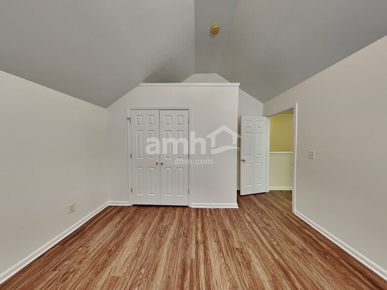 Building Photo - 19140 Kanawha Dr