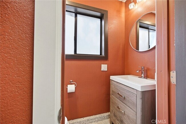 Building Photo - 528 Brentwood Dr