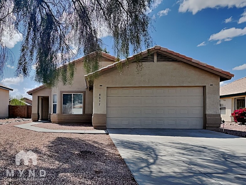 Primary Photo - 8617 W Echo Ln