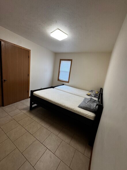 Building Photo - 325 N Calumet Ave