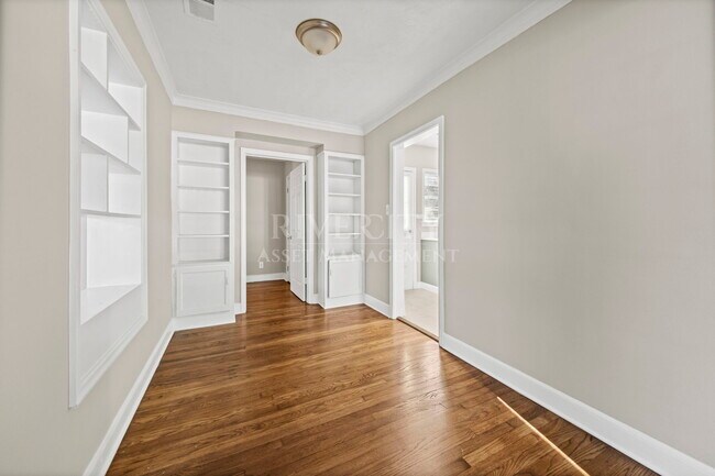 Building Photo - 1156 Brower St