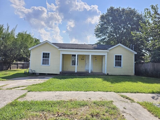 Primary Photo - 319 Johnson St
