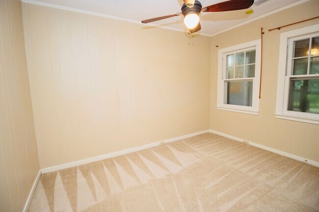 Building Photo - 3 Bedroom, 2 Bathroom in the Forest Acres Area - Available July 2026!