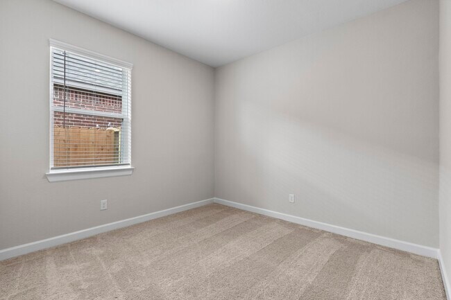Building Photo - 1126 Campside Dr