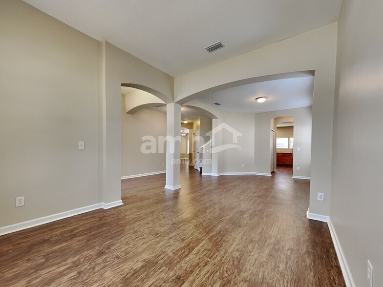 Building Photo - 304 N Hidden Tree Dr