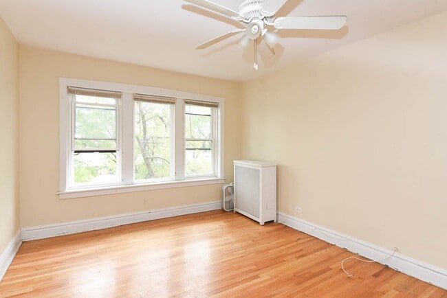 Building Photo - 3902 W Argyle St