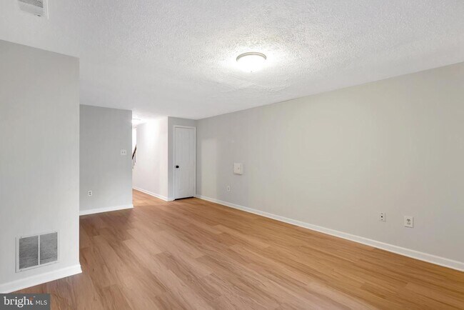Building Photo - 12867 Mill House Ct