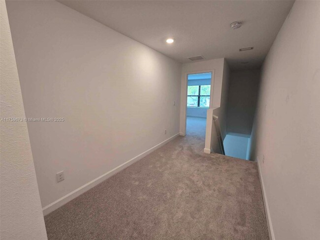 Building Photo - 6001 Woods Edge Cir