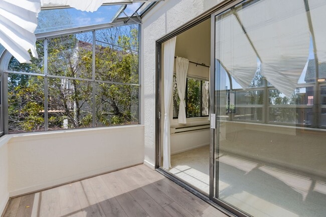 Building Photo - North Berkeley Condo – Steps from Campus w...