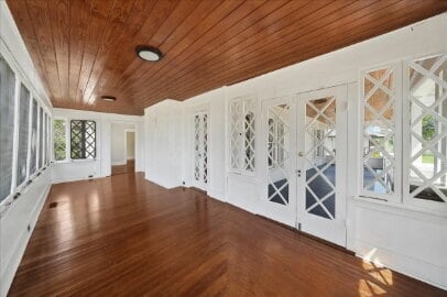 Building Photo - Historice Home on the Indian River