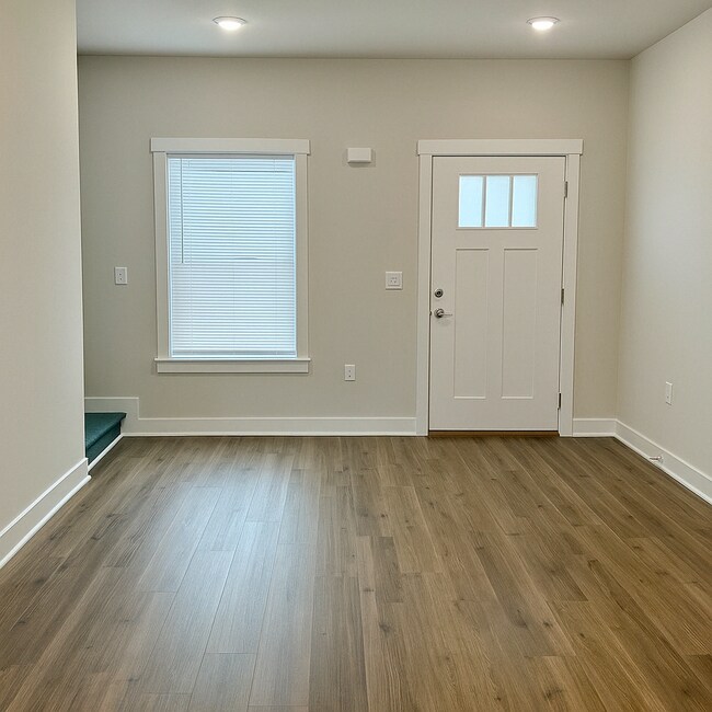 Building Photo - The Hills Townhomes 401-410