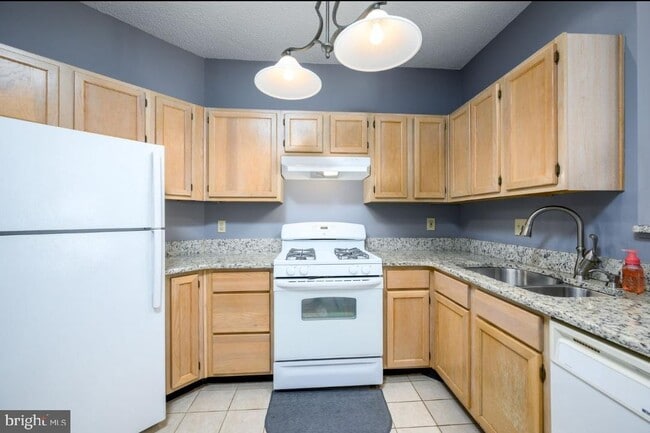 Building Photo - 14317 Climbing Rose Way