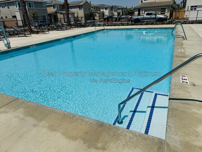 Building Photo - 2059 N Wagon Ln