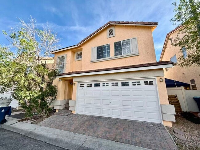 Building Photo - Two-story single-family home