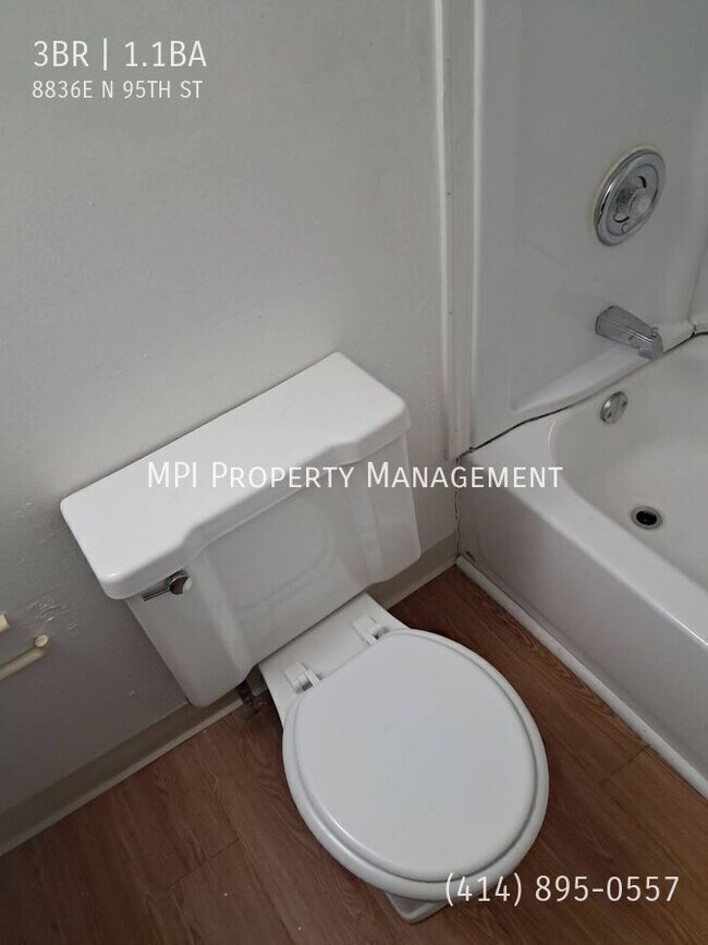 Building Photo - 8836E N 95TH St