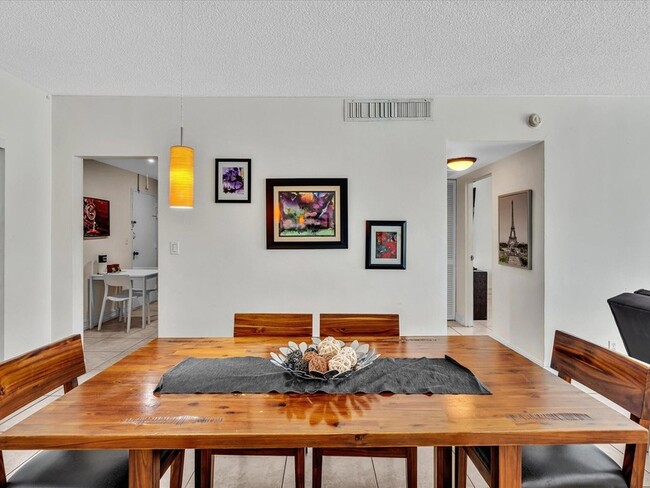 Building Photo - 3901 S Ocean Dr