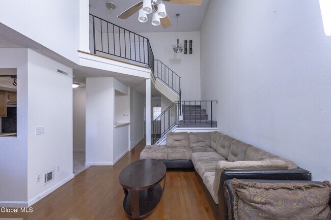 Building Photo - 4 Justine Ct