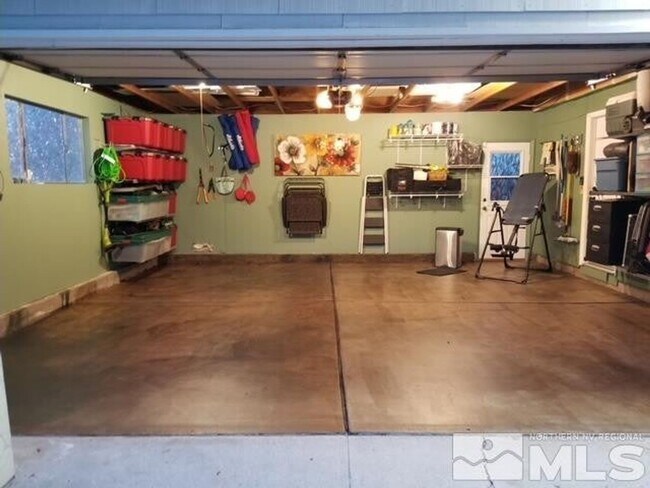 Building Photo - 968 Rio Vista Dr