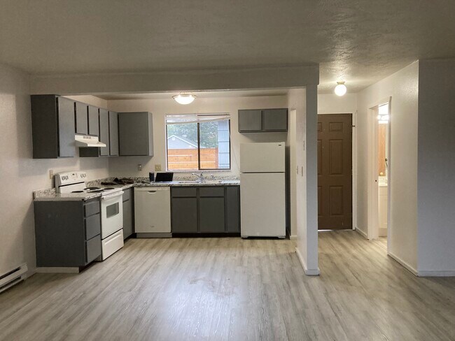 Kitchen - 417 E Wabash Ave