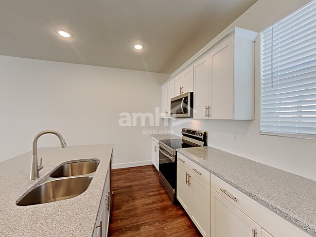 Building Photo - 6084 W South Jordan Pky