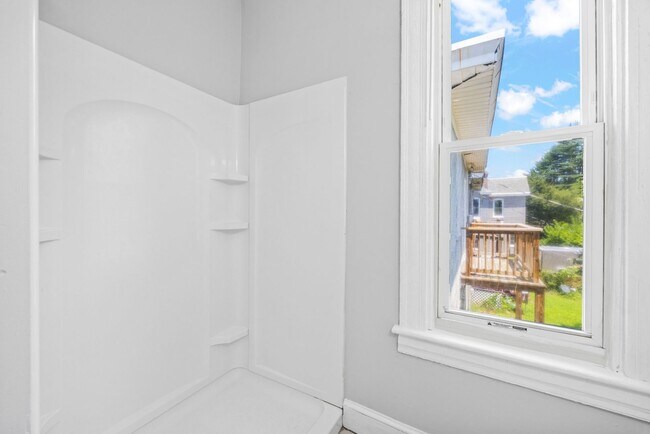 Building Photo - 3415 Enslow Ave