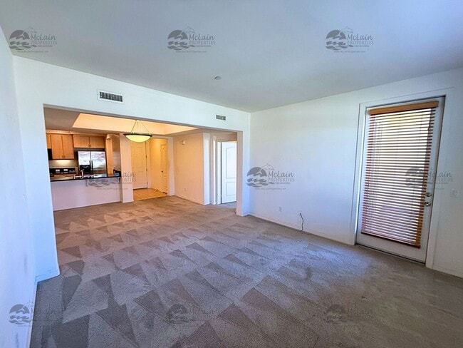 Building Photo - Top Floor 2BD/2BA Condo